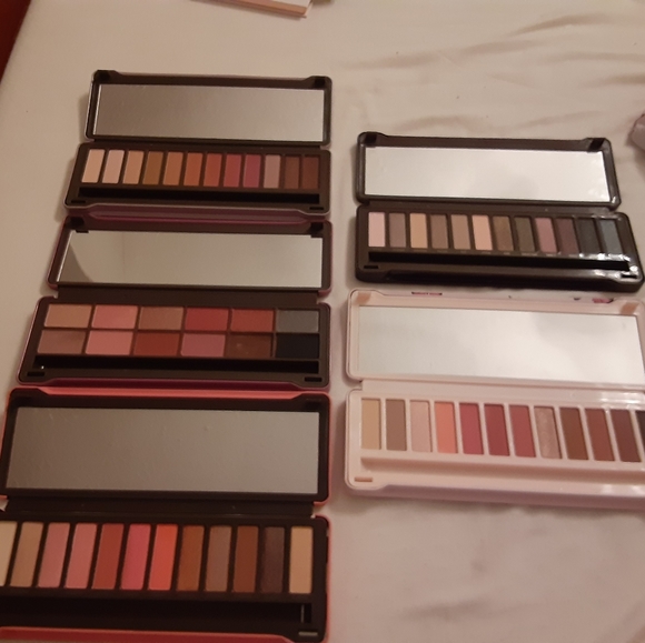 Eyeshadow palettes - Picture 3 of 3